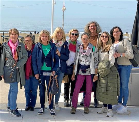 Rheumatologin Karin Rockwitz (Mitte) und ihr Team bei einem Betriebsausflug. Ob die Praxis in Goslar nach dem März weitergeführt wird, ist derzeit offen. Foto: Privat