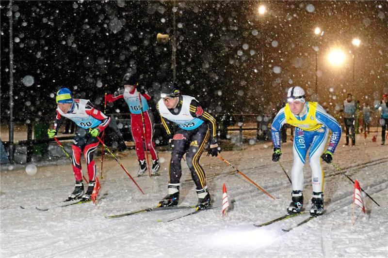 Richtig winterlich präsentierte sich der Sonnenberg beim Nachtsprint des SC Buntenbock. Foto: Drechsler