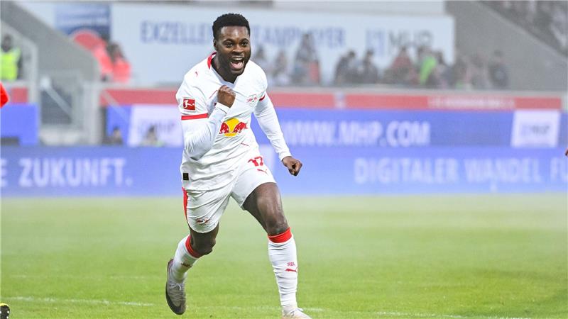 Ridle Baku (RB Leipzig) jubelt nach seinem Tor zum 0:1 in Heidenheim.