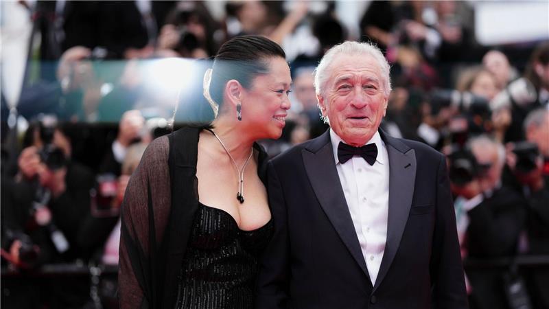 Robert De Niro wettert gegen Trump bei Cannes-Eröffnung Robert De Niro und seine Partnerin Tiffany Chen.