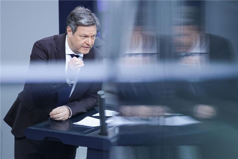 Habeck schlägt Sondervermögen zur Entlastung von Firmen vor Robert Habeck schlägt ein «Wirtschaftschancengesetz mal 10» vor.