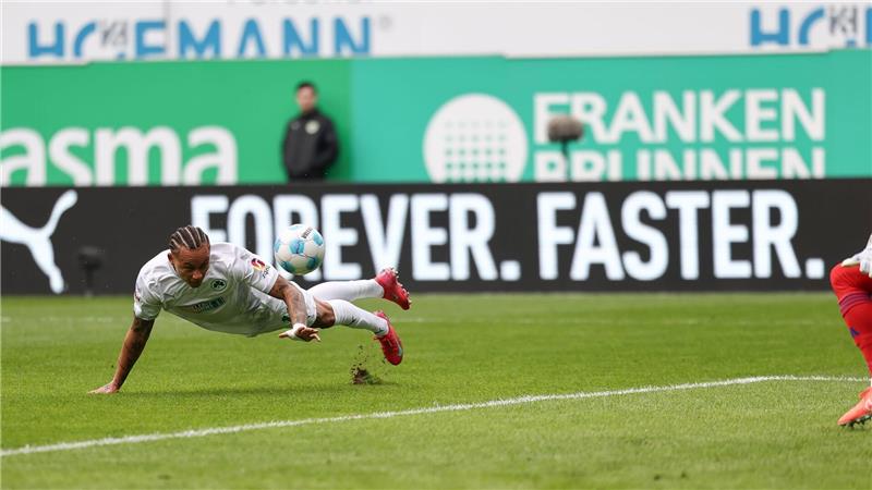 Sylla trifft spät: Schalke rettet Punkt in Fürth Roberto Massimo trifft nach seinem Fehler zum 0:1 zum Ausgleich.
