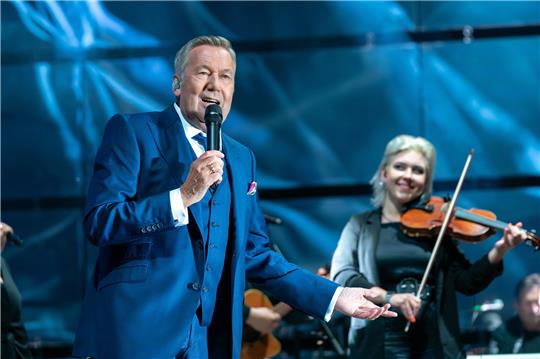 Roland Kaiser gastiert mit seiner Tournee am Freitagabend an der Kaiserpfalz in Goslar. Tickets sind noch zu haben. Foto: Semmel Concerts