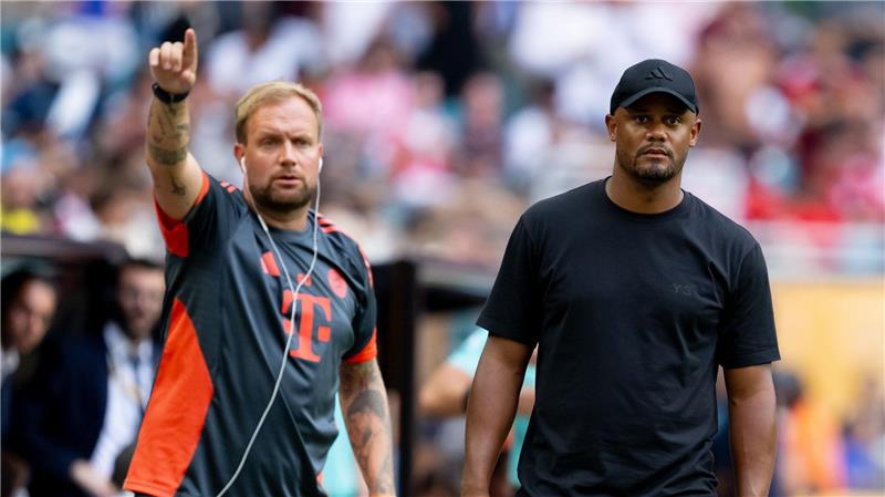Bayern in Paris: Ohne den „Boss“ und mit Musialas Emotionen Rollentausch in Paris: Assistent Aaron Danks (l) wird den gesperrten Chefcoach Vincent Kompany am Spielfeldrand vertreten. (Archivbild)