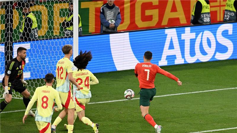 Krimi lässt Ronaldo weinen: Portugal entthront Spanien Ronaldo ist auch mit 40 Jahren für Tore und Titel gut.