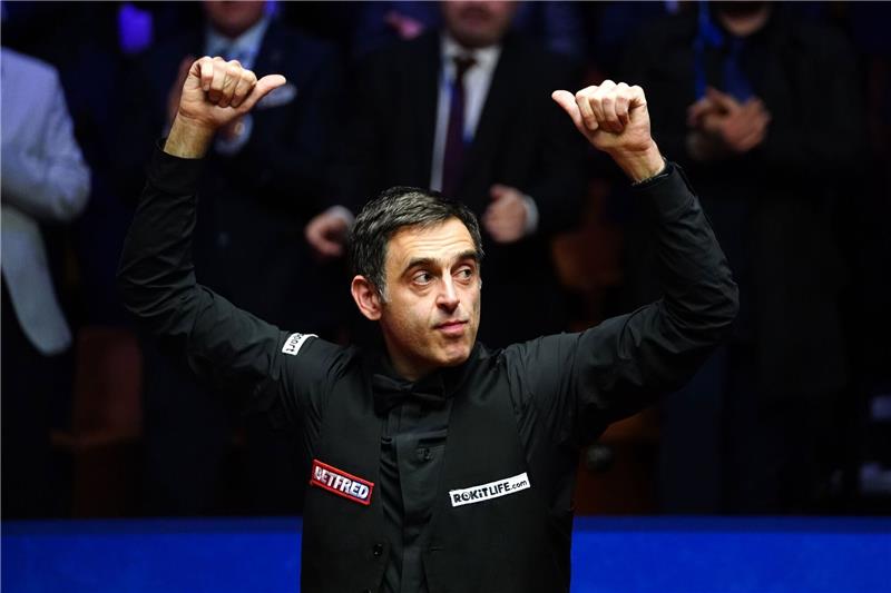 Ronnie O'Sullivan freut sich nach seinem Sieg.