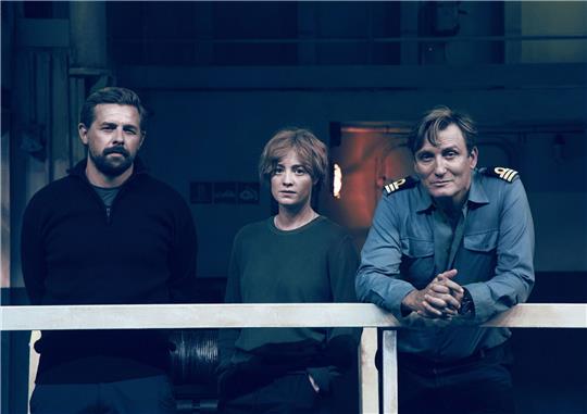 Roscovitz (Klaas Heufer-Umlauf, l-r), Charlie Wagner (Leonie Benesch) und Alban (Oliver Masucci) in einer Szene des  Ökothrillers «Der Schwarm».