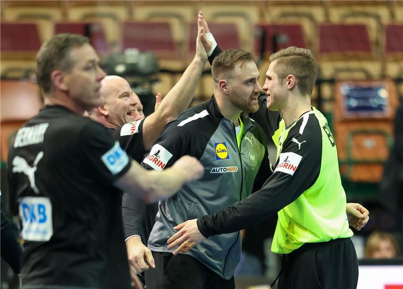 Routinier und Rookie: Andreas Wolff und Joel Birlehm (r).