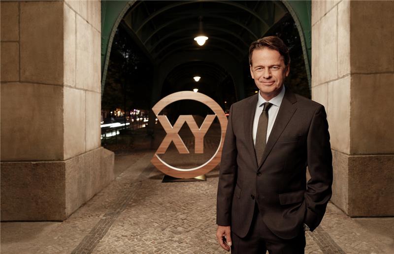 „Aktenzeichen hängt man nicht mit dem Anzug in den Schrank“ Rudi Cerne ist seit 20 Jahren das Gesicht von "Aktenzeichen XY - ungelöst". Foto: Tobias Schult