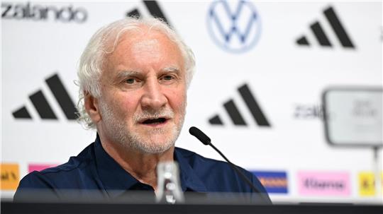 Rudi Völler: „Wir sind da, um eine Weltmeisterschaft zu spielen. Das geht vor.“