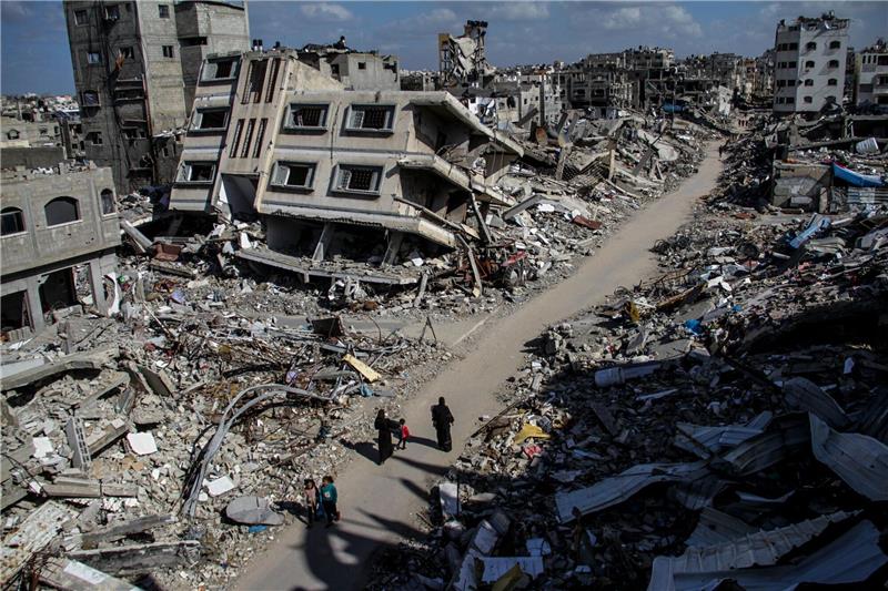 Erneut Waffenruhe im Gaza-Krieg gefordert Ruinen von Gebäuden im Gazastreifen, die durch israelischen Luftangriff zerstört wurden. Es bleibt bei Unstimmigkeiten über den weiteren Verlauf im Gaza-Krieg.