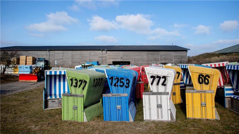 Rund 1.250 Strandkörbe stehen im Sommer am Inselstrand.