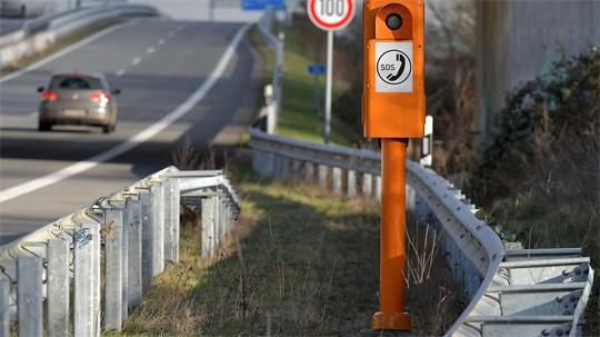 Rund 17.000 Notrufsäulen gibt es an den Autobahnen. (Archivbild)