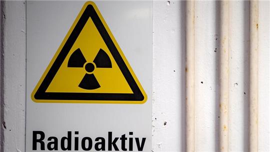 Rund 27.000 Kubikmeter hochradioaktiver Atommüll müssen in Deutschland sicher in einem Endlager untergebracht werden. Die Suche nach dem Standort wird noch lange andauern. (Archivbild)