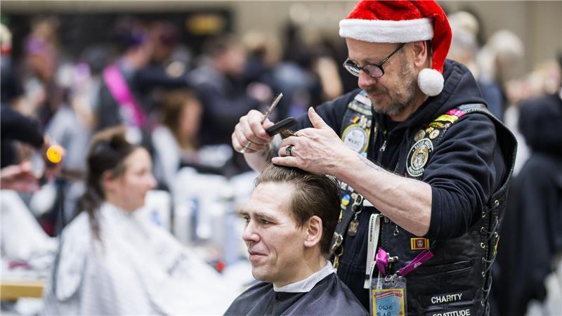 Rund 400 Menschen erhielten einen neuen Haarschnitt.