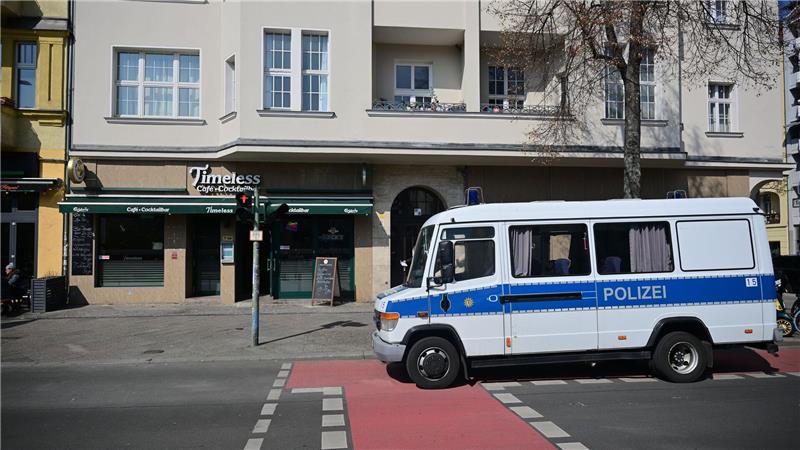 Illegales Glücksspiel - Automaten bei Razzia beschlagnahmt Rund 400 Polizistinnen und Polizisten sind an den Durchsuchungen beteiligt.