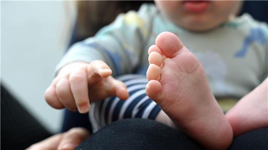 Rund 654.300 Babys wurden vergangenes Jahr in Deutschland geboren (Symbolbild).