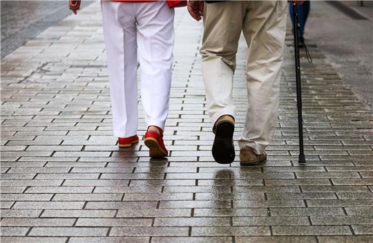 Rund 684.000 ältere Menschen in Deutschland sind auf Grundsicherung angewiesen.