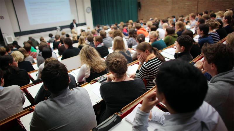 Rund jeder sechste Studierende bekommt Bafög. 