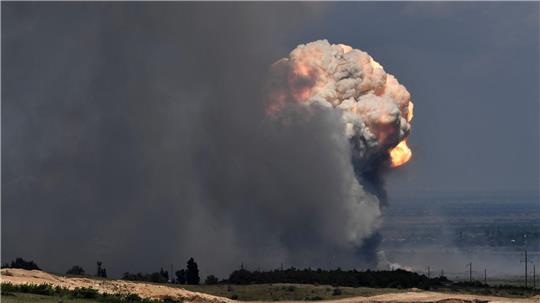 Russische Arsenale gehören zu den Hauptzielen ukrainischer Angriffe - im jüngsten Fall soll aber fahrlässiger Umgang mit Munition an den Explosionen schuld sein. (Archivbild)