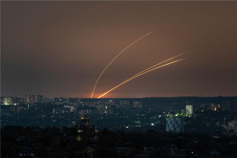 US-Institut rechnet mit Zunahme russischer Angriffe Russische Raketen werden von der Region Belgorod aus auf die Ukraine abgefeuert.
