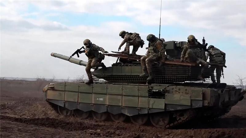Russische Soldaten in der Ukraine. Der ukrainische Militärexperte Olexander Kowalenko warnt vor den seiner Meinung nach bestehende Gefahren einer Waffenruhe. (Archivbild) 