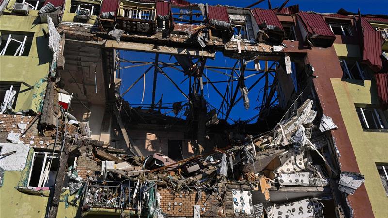 Russischer Luftangriff in Odessa beschädigt Wohngebäude schwer