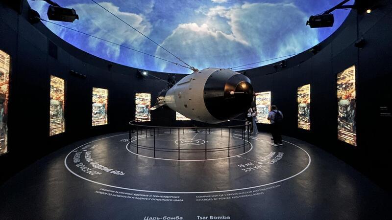 Spionage, Bomben, Wissenschaft - Russland feiert Atomenergie Russland feiert mit einem neuen großen Museum mit sieben Etagen, davon vier unter der Erde, die Atomenergie.