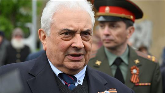 Russlands Botschafter hat am Weltkriegs-Gedenken in Torgau teilgenommen.