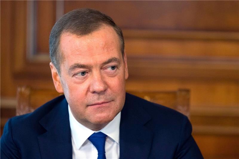 Ex-Präsident Medwedew droht mit Raketen auf Berlin Russlands Ex-Präsident Dmitri Medwedew will 1500 Panzer bauen.