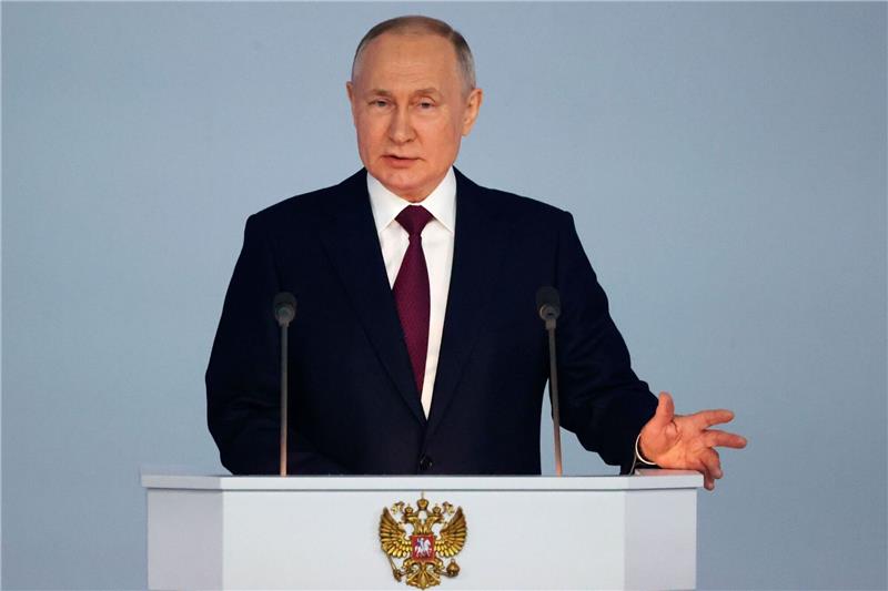 Putin lässt sich als Beschützer Russlands beklatschen Russlands Präsident Wladimir Putin hält kurz vor dem Jahrestag des von ihm befohlenen Kriegs gegen die Ukraine eine Rede zur Lage der Nation.