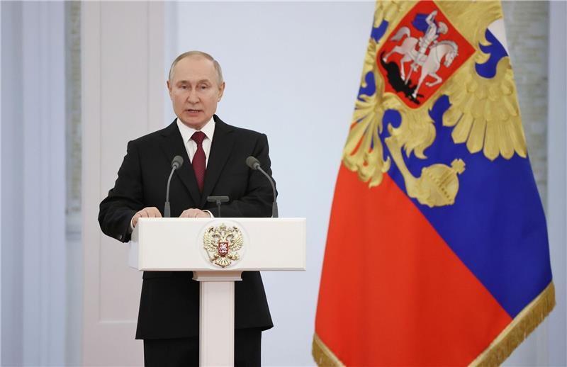 Russlands Präsident Wladimir Putin während einer Zeremonie zur Verleihung von Goldstern-Medaillen an Helden Russlands.