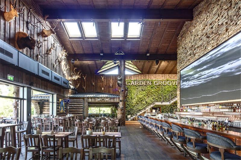 Blick in den Gastraum des "Timberjacks"-Restaurants in Göttingen.