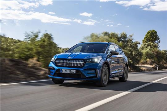 SKODA AUTO präsentiert den neuen batterieelektrischen SUV ENYAQ RS iV.