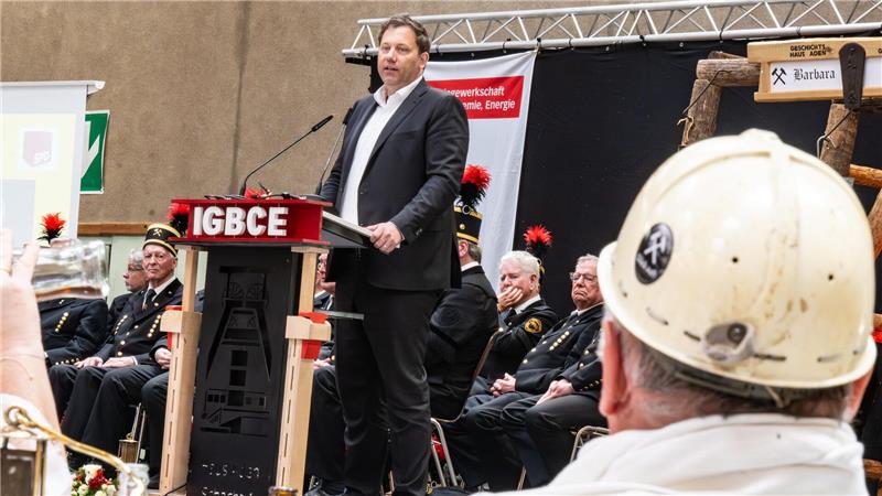 SPD-Chef Klingbeil bei einer Kundgebung im Ruhgebiet.