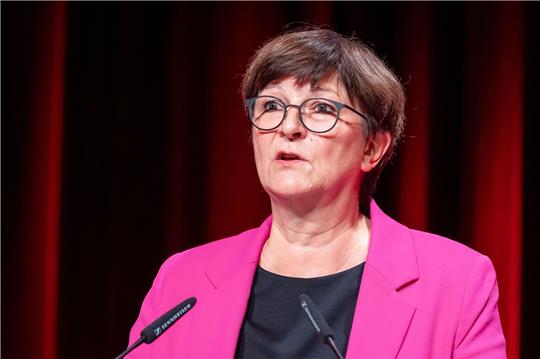 SPD-Chefin Saskia Esken sieht in der FDP-Mitgliederbefragung keine Gefahr für den Fortbestand der Ampel.