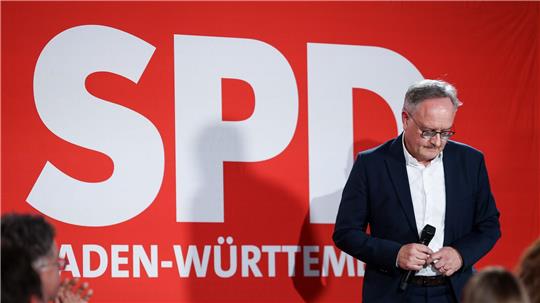 SPD-Landes- und Fraktionschef Stoch tritt vor seine Anhänger.