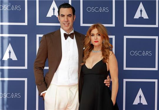 Sacha Baron Cohen und seine Frau Isla Fisher kommen zu einer Vorführung der Oscars in Sydney an.