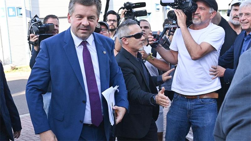 Sachsen-Anhalts Ministerpräsident Sven Schulze kommt am Tag nach der Wahl zur Sitzung des CDU-Landesvorstandes.