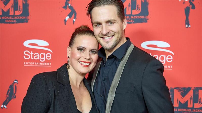 Michael Jackson Musical feiert umjubelte Deutschlandpremiere Sänger Alexander Klaws und seine Frau Nadja kamen zur Deutschlandpremiere.