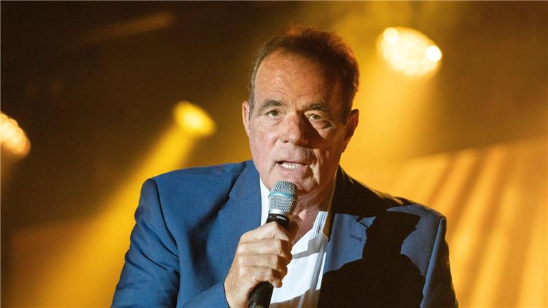 Schlagerstar Hein „Heintje“ Simons droht Ende der Karriere Sänger Hein Simons, vielen besser bekannt als „Heintje“, bangt um sein Gehör.