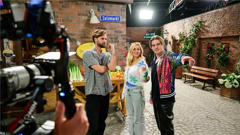 Sänger Vincent Gross (rechts) soll bei der ARD-Serie „Rote Rosen“ mitspielen. 