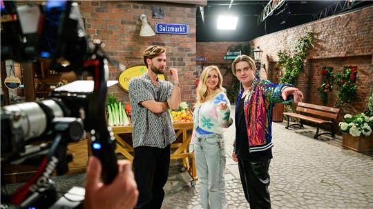 Sänger Vincent Gross (rechts) soll bei der ARD-Serie „Rote Rosen“ mitspielen. 