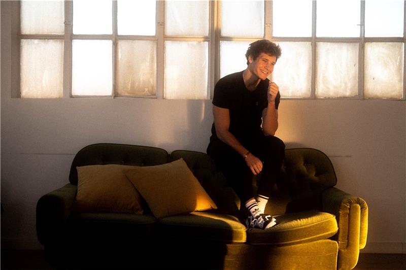 Sänger Wincent Weiss ist aus der deutschen Poplandschaft mittlerweile nicht mehr wegzudenken. Die Bad Harzburger Rennbahn kennt der 30-Jährige bereits. Foto: Christoph Köstlin