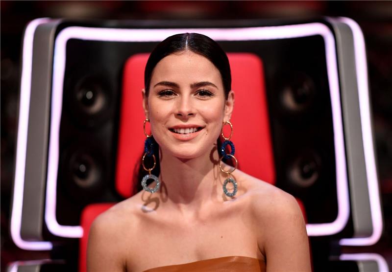 Lena Meyer-Landrut: Habe die Schule innerlich boykottiert Sängerin Lena Meyer-Landrut ist als Coach bei der Sat.1-Musikshow «The Voice Kids» zu sehen.