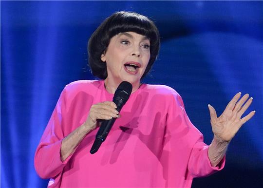 Sängerin Mireille Mathieu will sich von der Bühne verabschieden.