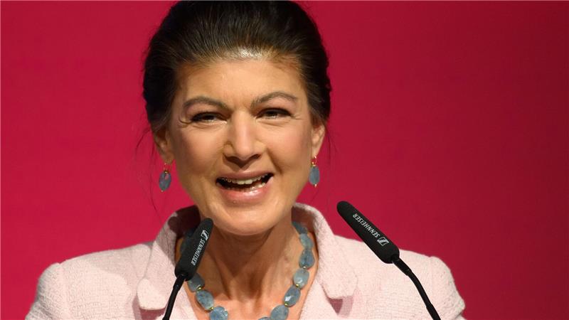 BSW mit neuer Spitze - und alten Konflikten Sahra Wagenknecht wurde beim Parteitag bejubelt.