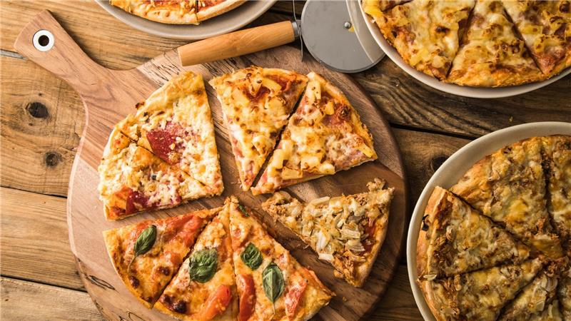 Salami, Hawaii und Tonno stehen bei den Lieblingspizzen der Deutschen ganz oben.