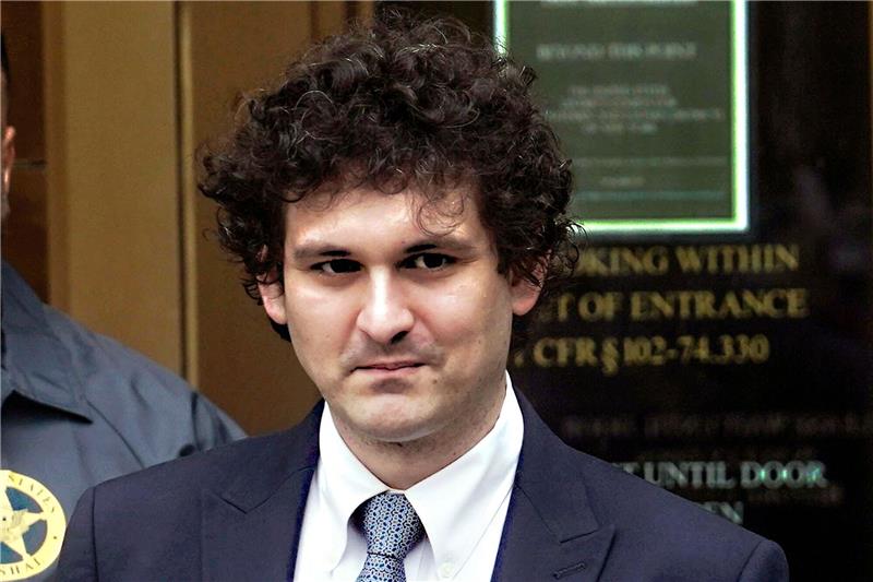 25 Jahre Haft für Ex-Krypto-König Bankman-Fried Sam Bankman-Fried ist der Gründer der Kryptowährungs-Börse FTX. Hier im vergangenen Sommer beim Verlassen des Bundesgerichts in Manhattan.