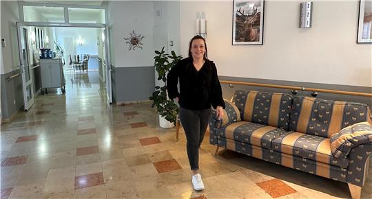 Samantha Kalweit engagiert sich für den Fortbestand der Seniorenresidenz „Unter den Buchen“, die sich in Insolvenz befindet. Foto: Eggers
